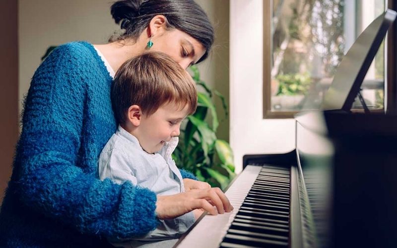 Học piano từ 4 tuổi giúp bé rèn luyện tư duy