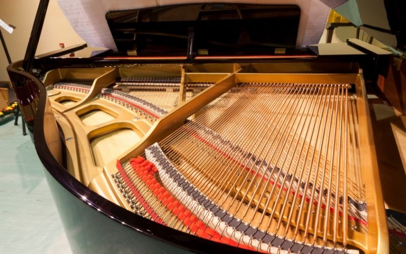 Dây đàn piano được làm từ thép carbon cao cấp