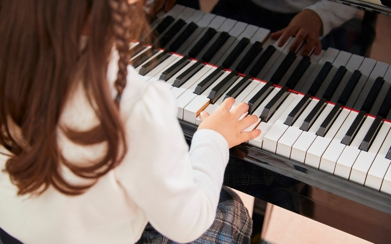 Kiểm tra độ nhạy lực ngón tay và phản hồi phím piano điện