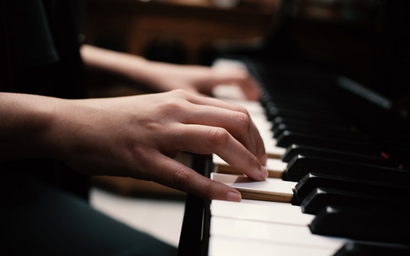 Mua đàn piano điện cũ phụ thuộc vào mục tiêu trải nghiệm người chơi