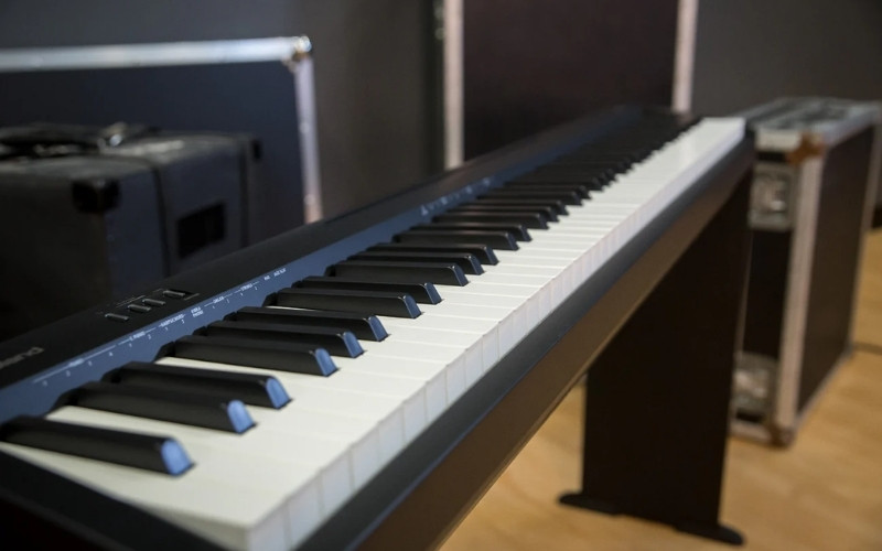 Roland FP-10 với phím PHA-4 Standard, SuperNATURAL, kết nối Bluetooth MIDI