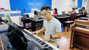 Những Bí Quyết Chọn Mua Đàn Piano Phù Hợp Với Mọi Người Mới Bắt Đầu