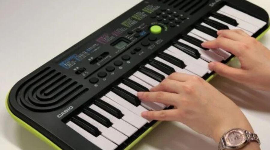 Đàn piano mini dao động từ 25 đến 88 phím