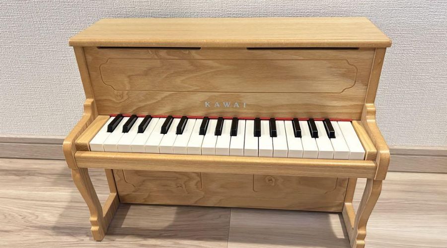 Piano cơ mini là bản thu nhỏ của upright piano truyền thống