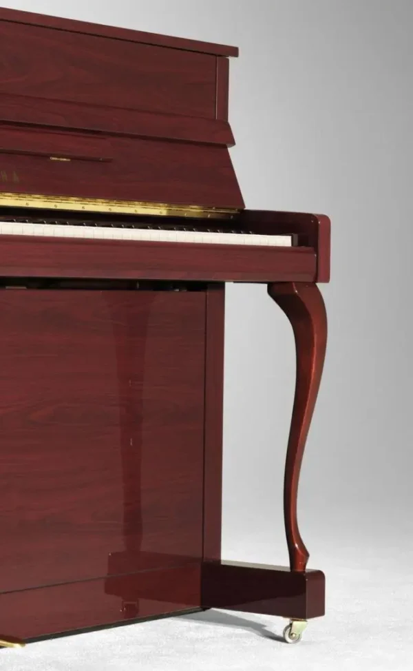 YAMAHA B113