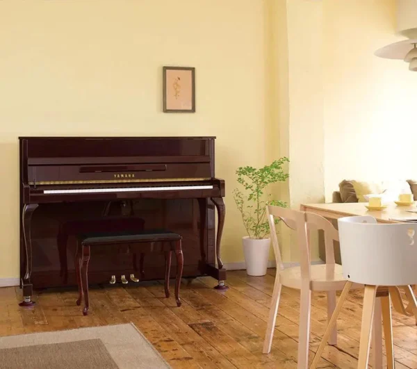 YAMAHA B113
