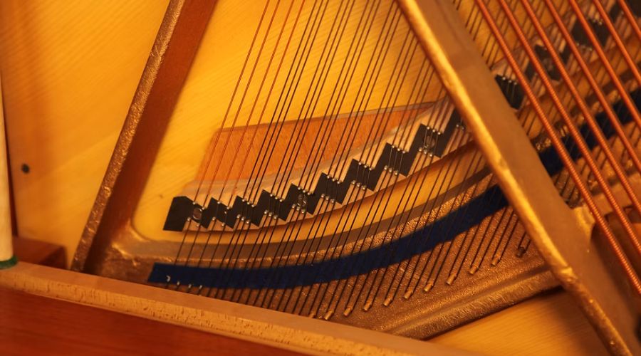 Soundboard và thanh ribs ảnh hưởng đến chất lượng âm thanh piano