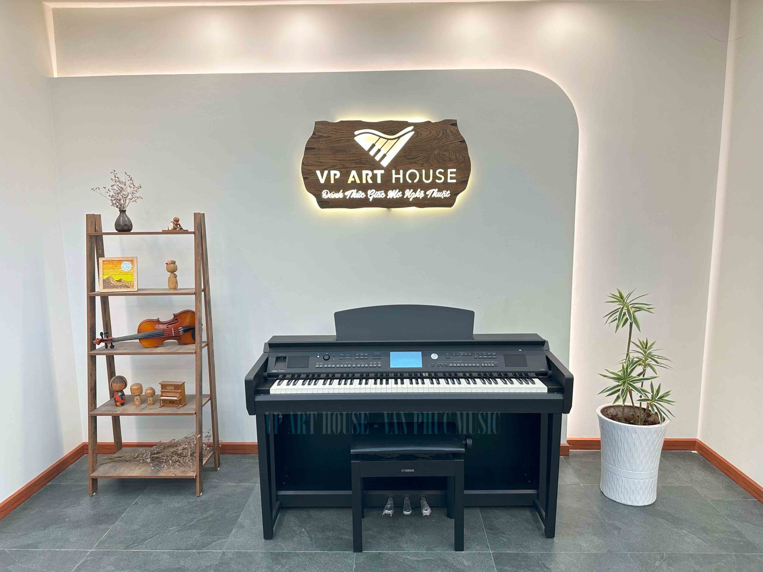 Xem chi tiết dàn piano điện Yamaha CVP 605 B Đàn piano điện Yamaha CVP 605 màu đen satin