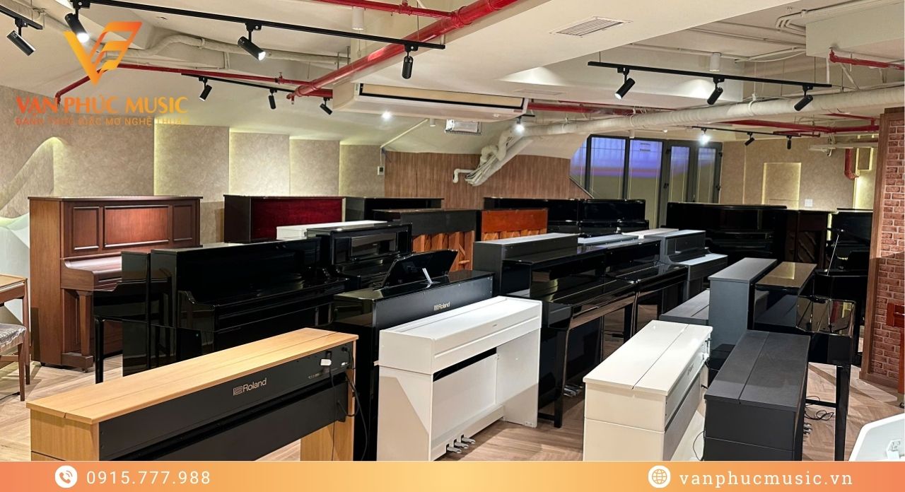 YAMAHA CLP 635R YAMAHA CLP 635R