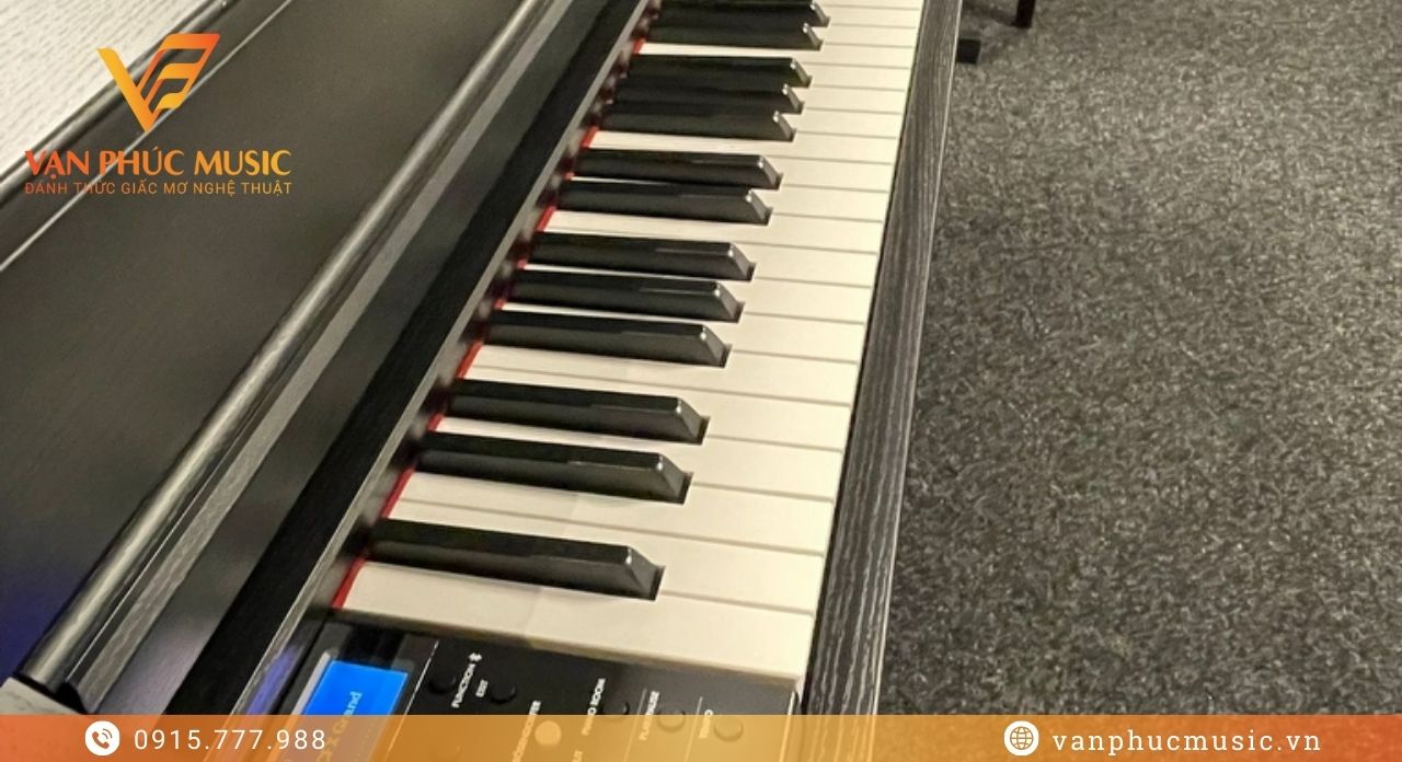 YAMAHA CLP 745B YAMAHA CLP 745B