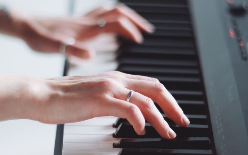 Cảm giác chạm phím ảnh hưởng khả năng kiểm soát lực nhấn