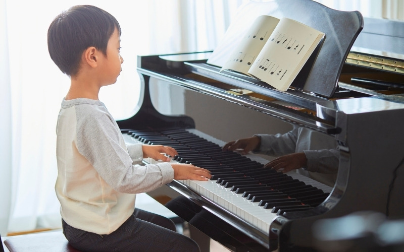 Học đàn piano cần sự kiên trì và đam mê