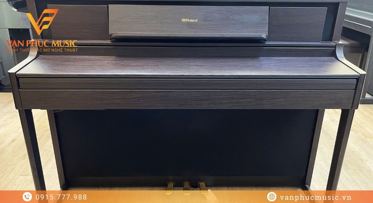 ROLAND LX 705DR