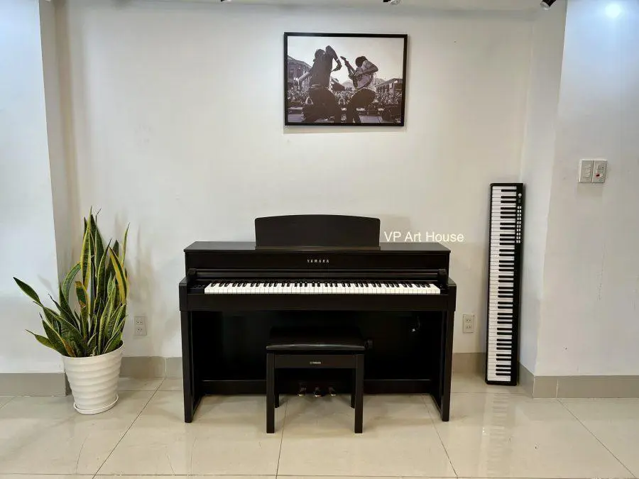 Piano điện Yamaha CLP 575