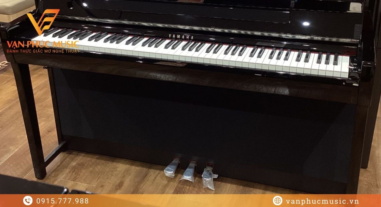 Yamaha CLP 785PE Yamaha CLP 785PE