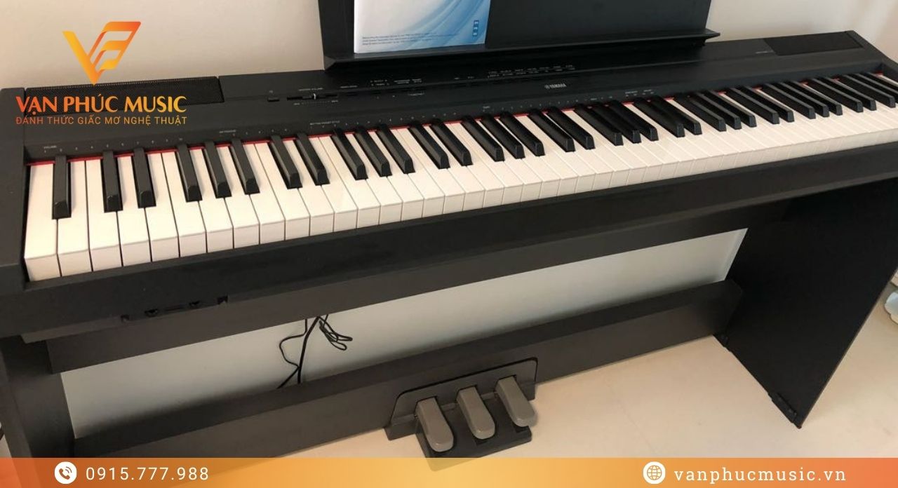 YAMAHA P 115B