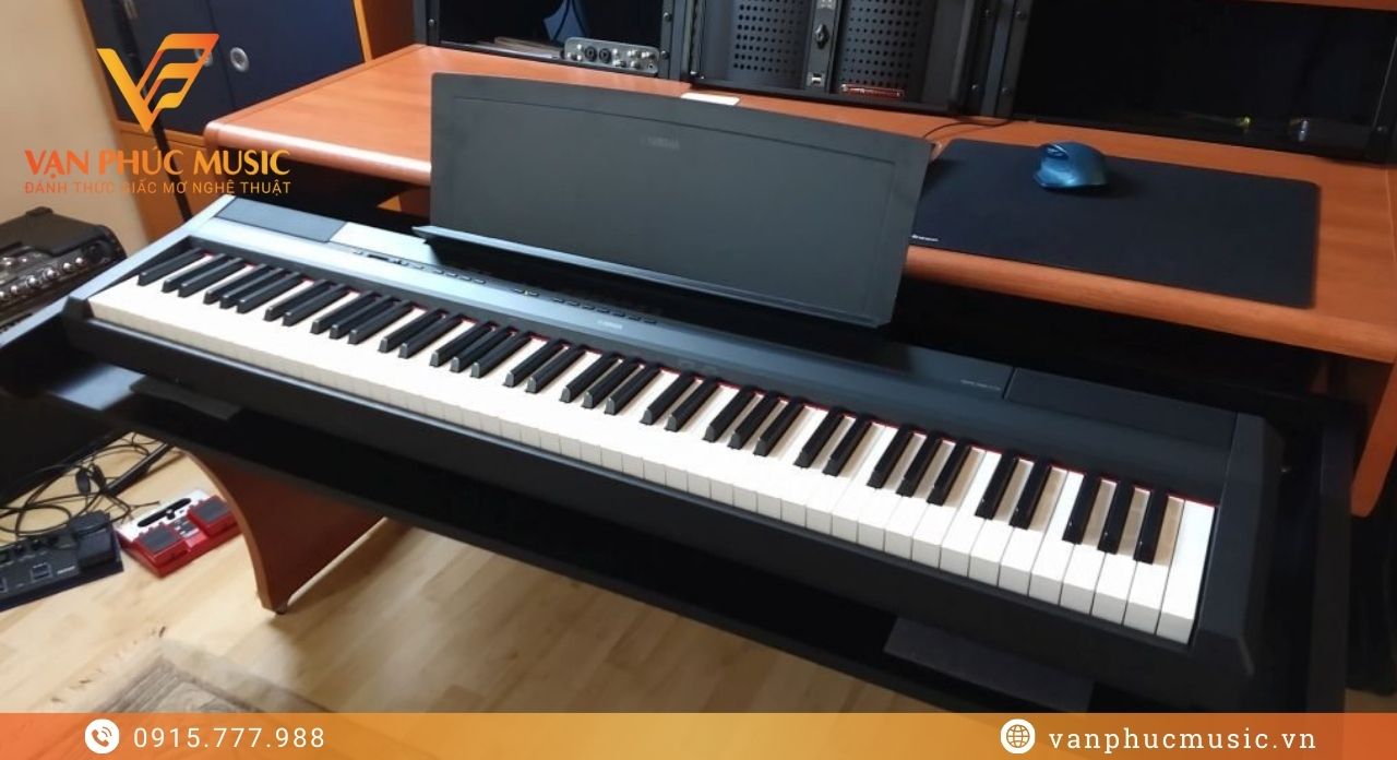 YAMAHA P 115B