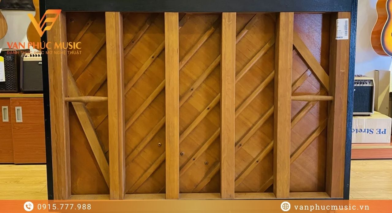 yamaha u3e upright piano