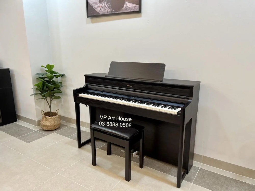 Đàn piano Roland HP 704 DR