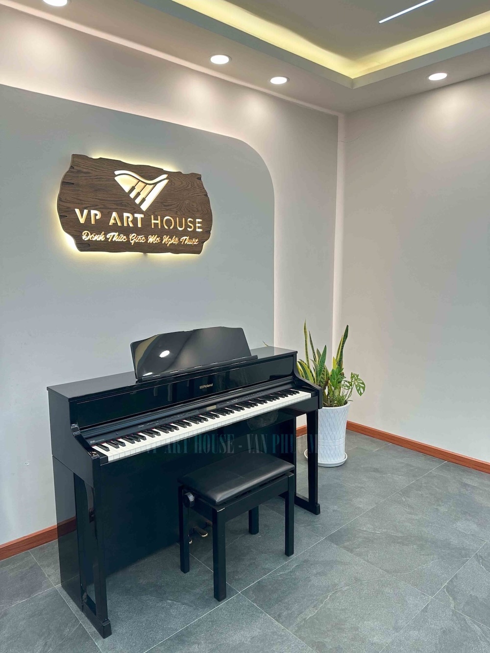 Đàn piano Roland HP 605GP PE