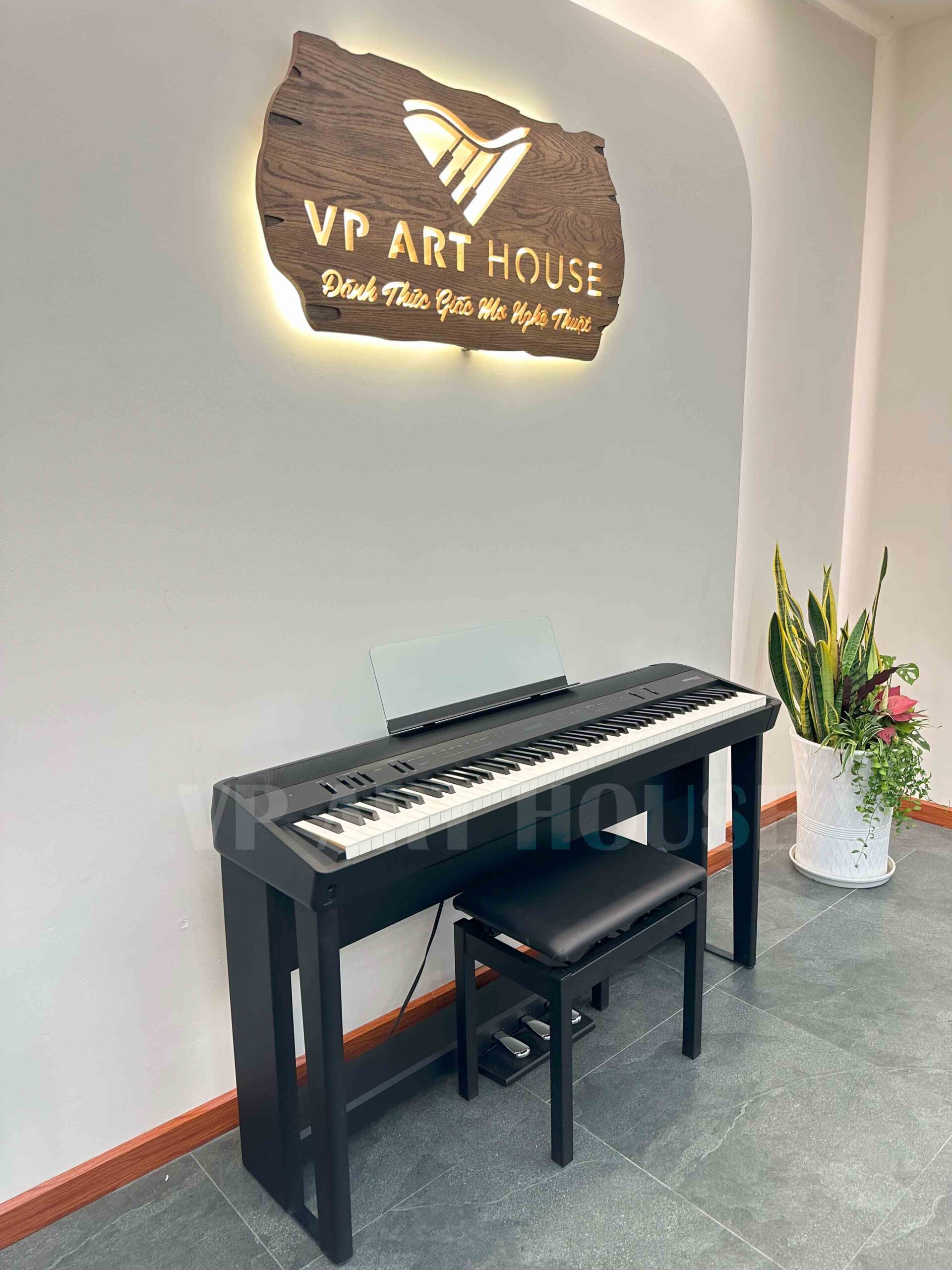 Xem trực tiếp Roland FP-90 B tại cửa hàng VP Art House đàn piano Roland FP-90 B chính hãng tại cửa hàng VP Art House