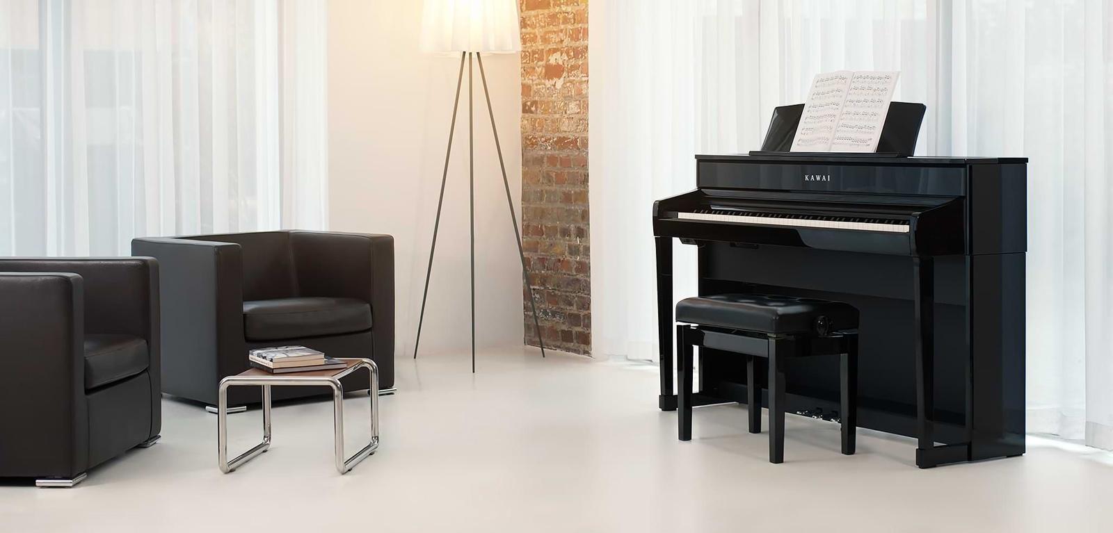 hình ảnh đàn piano điện Kawai CA701 màu đen bóng trong một căn phòng sang trọng