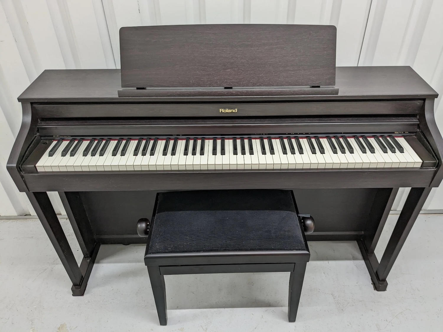 Xem chi tiết piano điện Roland HP 505 R Đàn piano điện Roland HP 505 màu gỗ hồng sắc