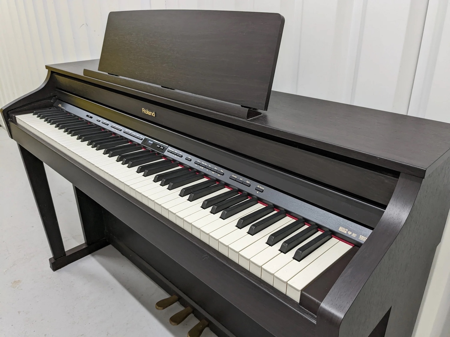 Cận cảnh Roland HP507R 