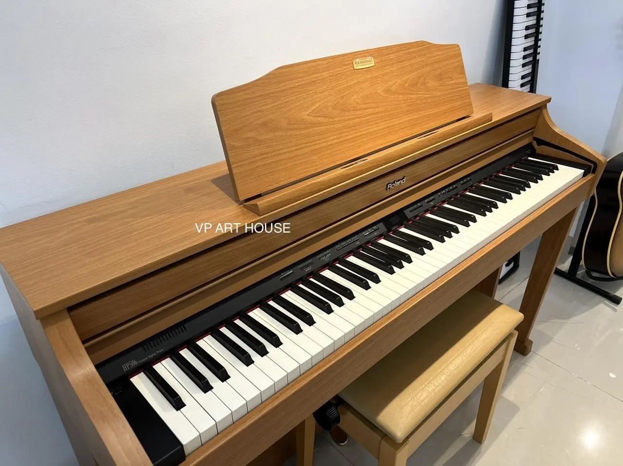 đàn piano Roland HP 506 C
