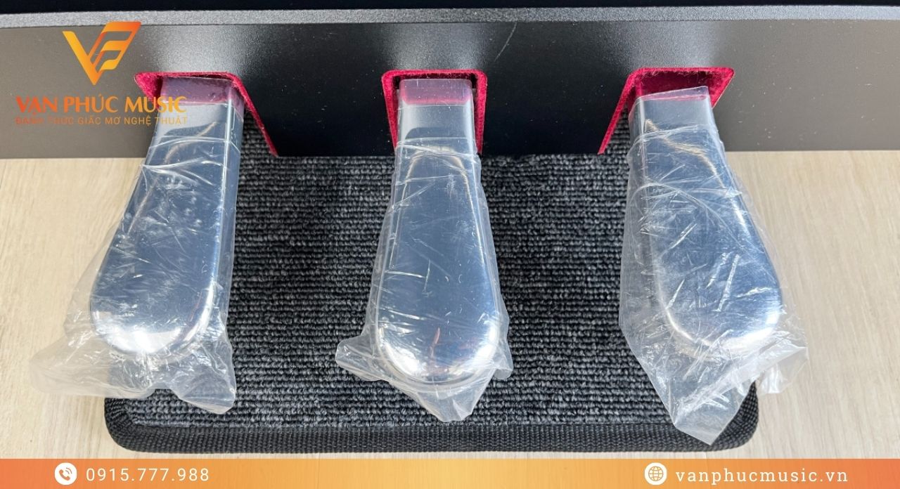 YAMAHA CLP 745PE YAMAHA CLP 745PE