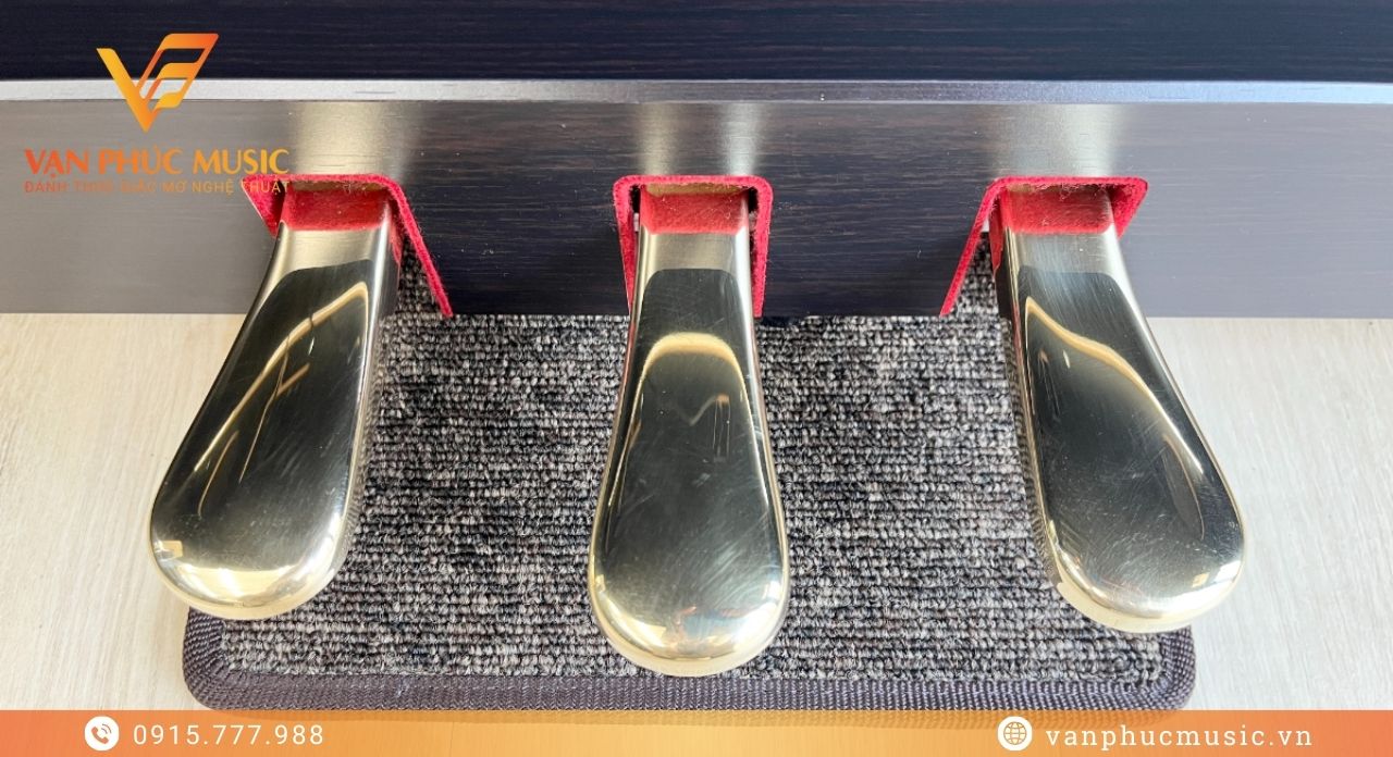 YAMAHA CLP 745R YAMAHA CLP 745R