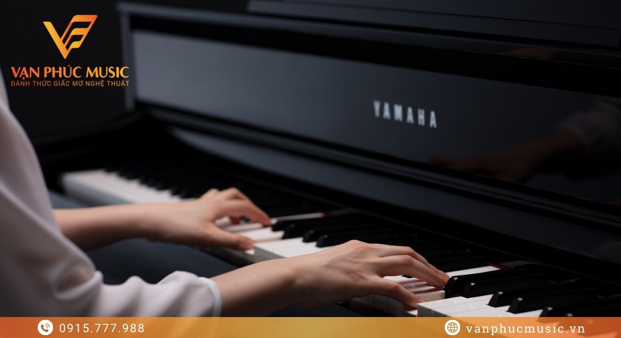 YAMAHA CLP 775PE YAMAHA CLP 775PE