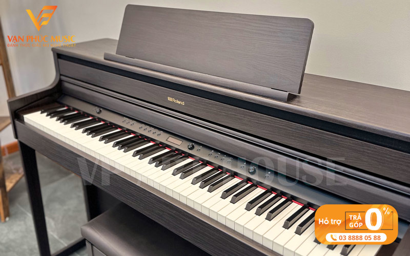 dan-piano-roland-hp-704dr-co-gi-noi-bat