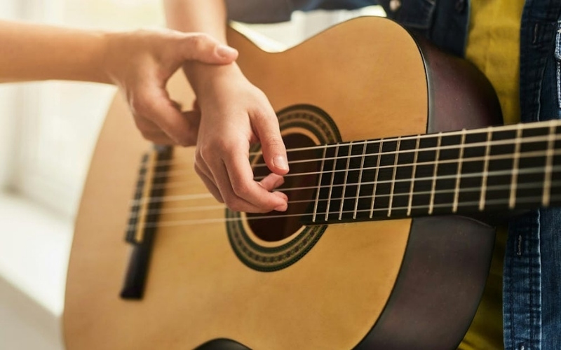 Học đàn guitar có khó không phụ thuộc vào sự kiên trì