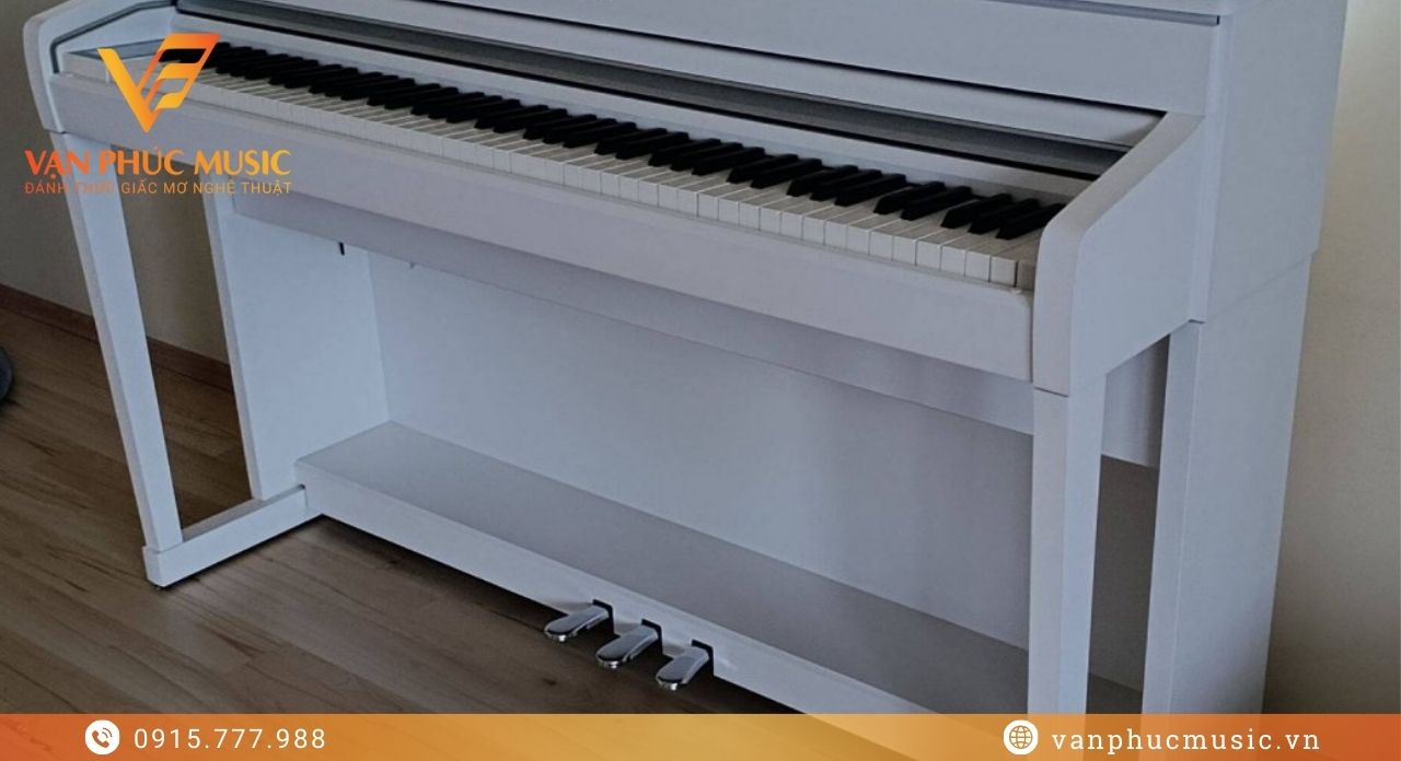 KAWAI CA 79WH là piano điện cao cấp thuộc dòng Concert Artist của KAWAI, hướng đến người học nghiêm túc và nghệ sĩ cần trải nghiệm gần với grand piano. Model sử dụng âm thanh SK-EX Rendering, bàn phím gỗ Grand Feel III và hệ loa 6 hướng công suất lớn, phù hợp luyện tập dài hạn trong không gian sống gọn gàng, nhiều ánh sáng tự nhiên. KAWAI CA79WH