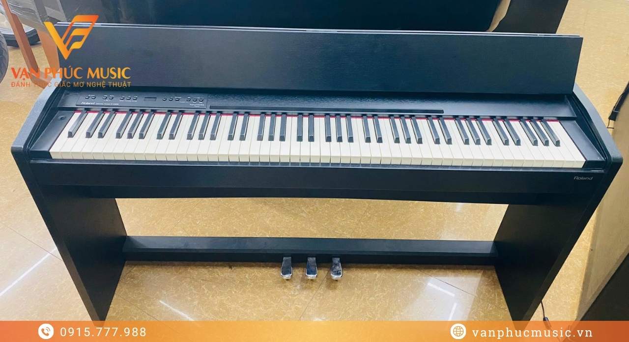 Roland F-130CB Roland F-130CB