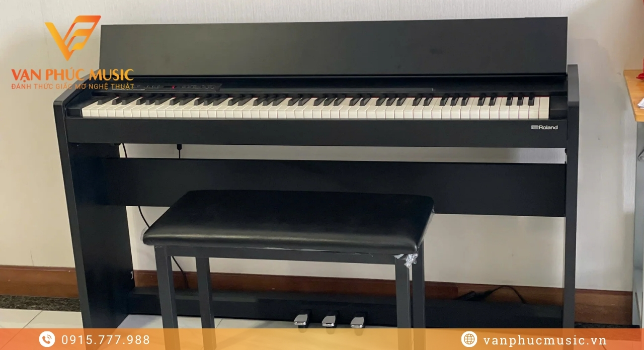 Roland F-140CB Roland F-140CB