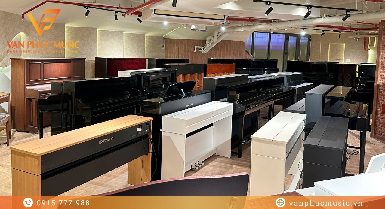 Roland F-140CB Roland F-140CB