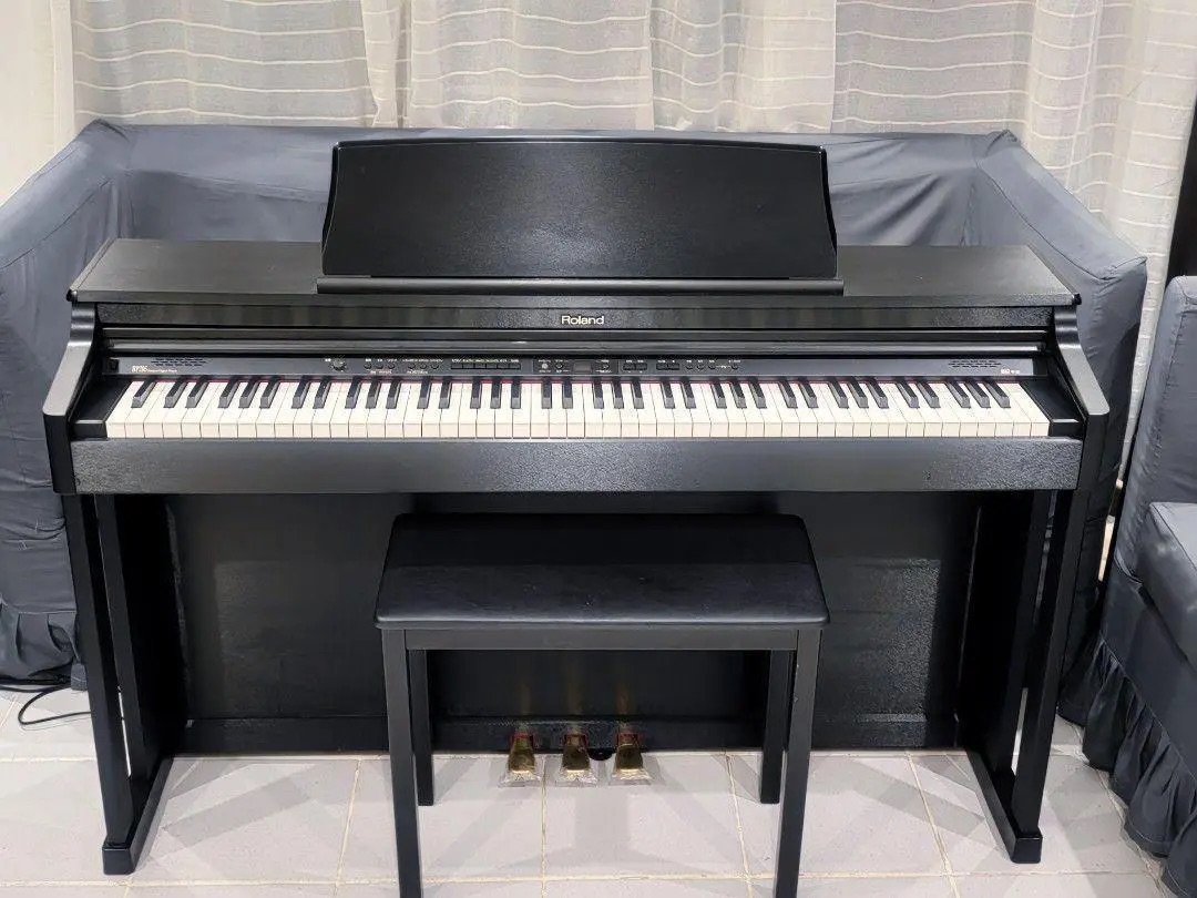 Xem chi tiết đàn Roland HP 305 SB Đàn piano điện Roland HP 305 màu đen satin