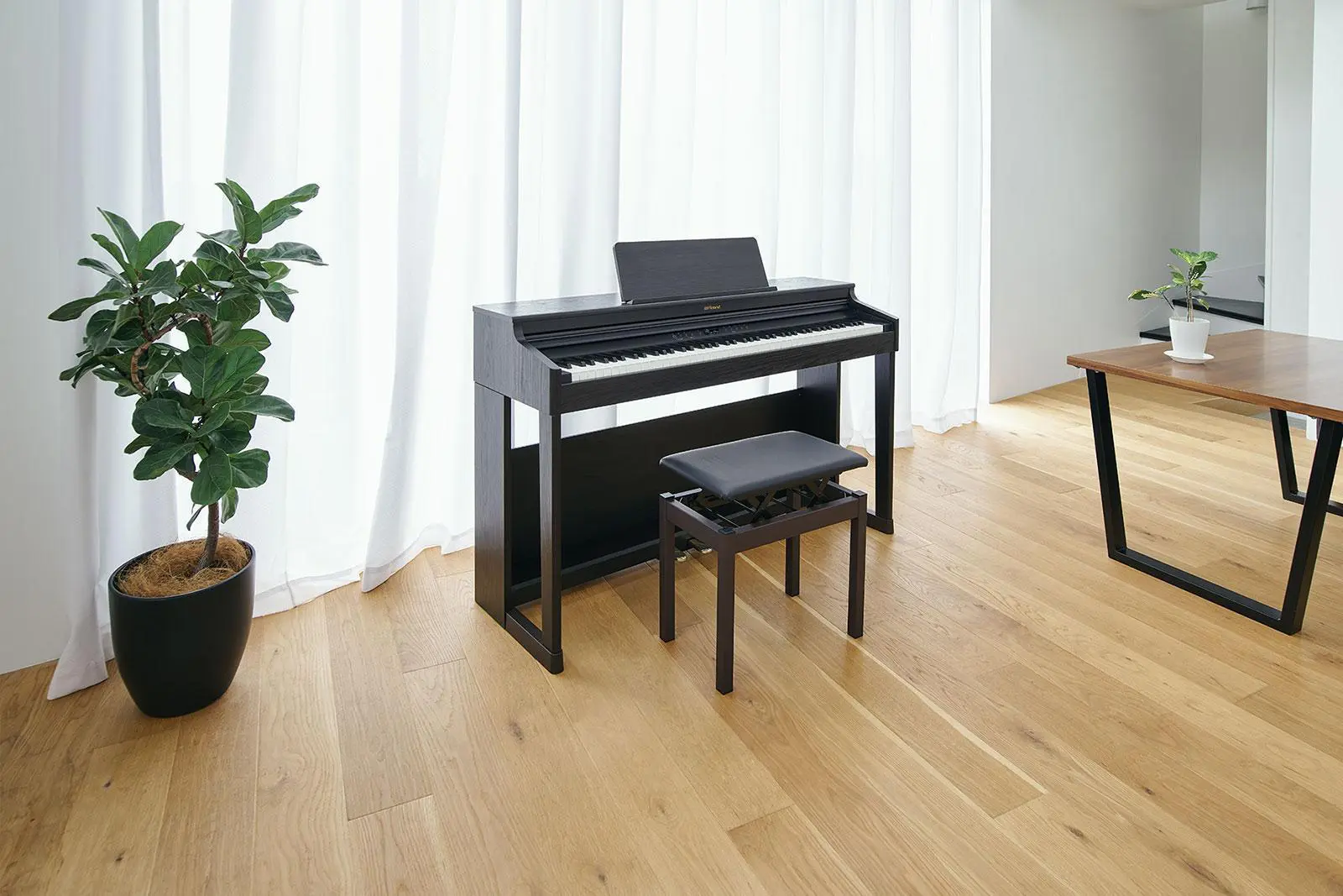 Đàn piano điện Roland RP 701 màu đen