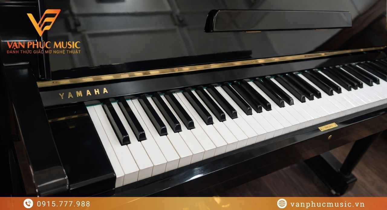 piano Yamaha U1D