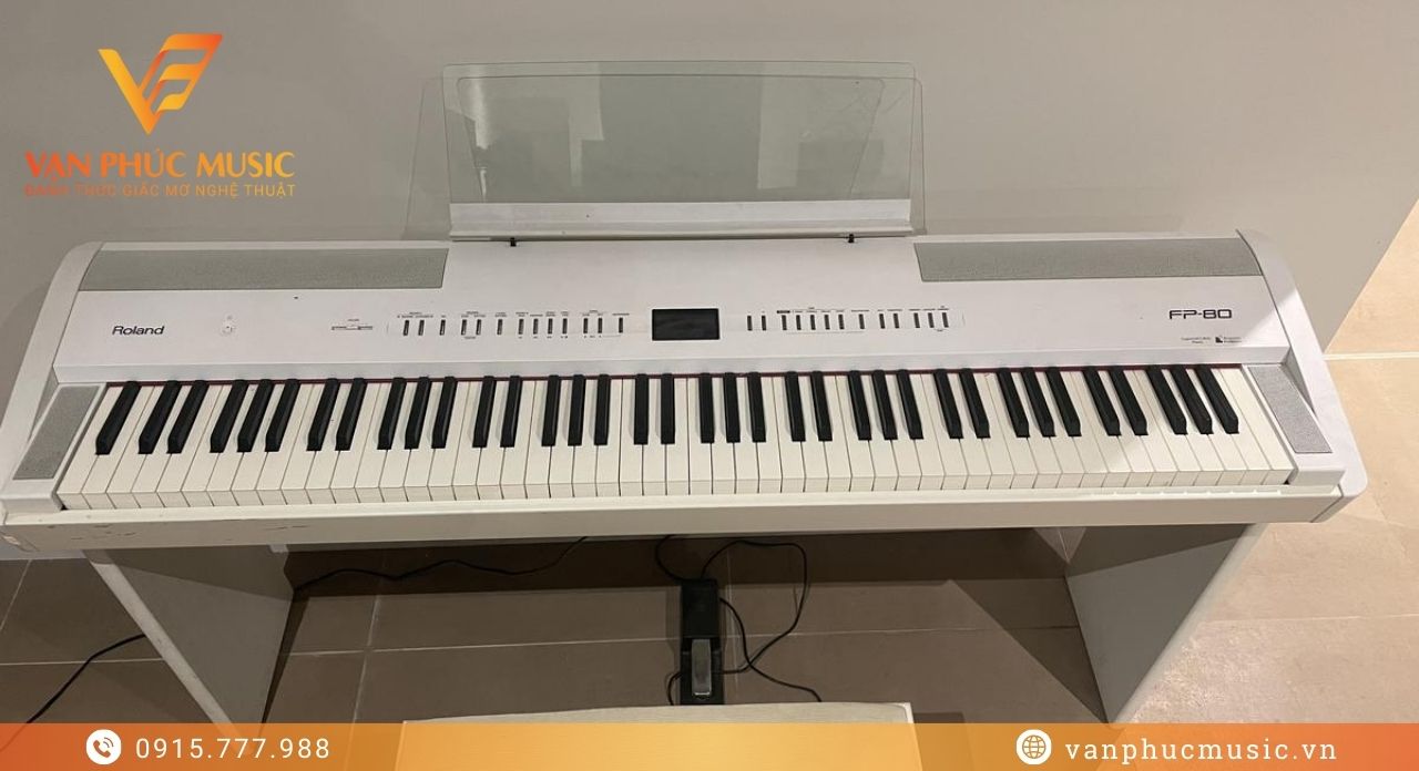 Roland FP 80WH Roland FP 80WH