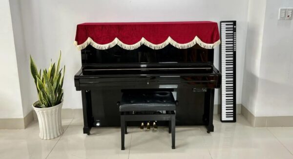 YAMAHA U2H