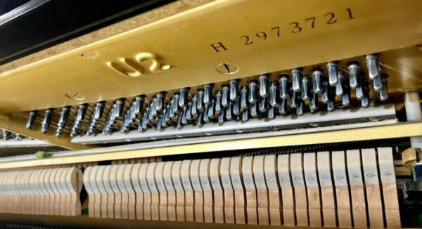 YAMAHA U2H