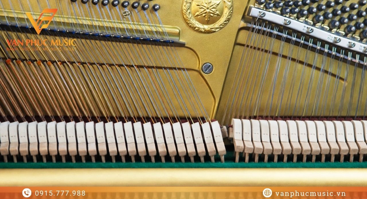 YAMAHA U30A YAMAHA U30A