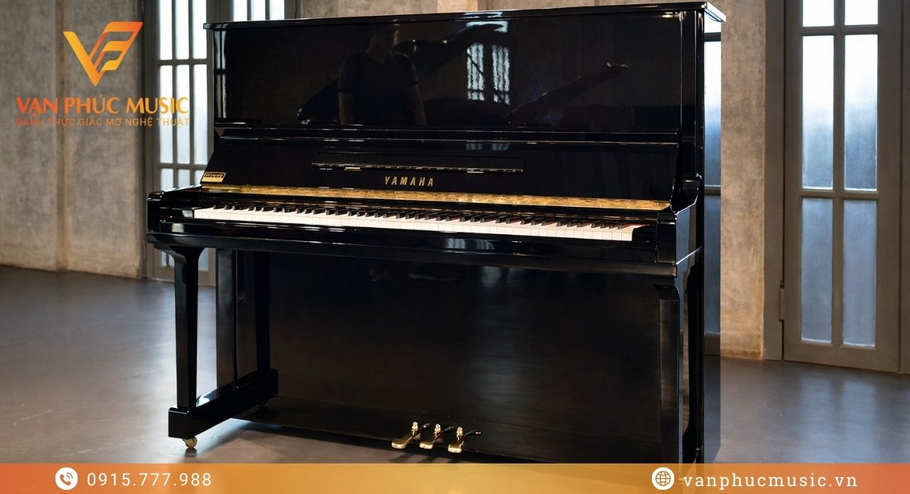 Yamaha U30BL Yamaha U30BL