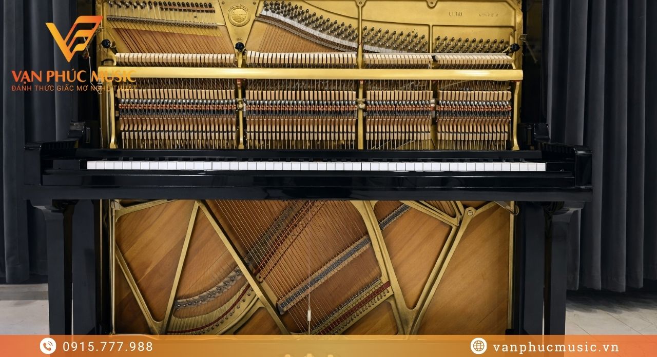 Yamaha U30BL Yamaha U30BL