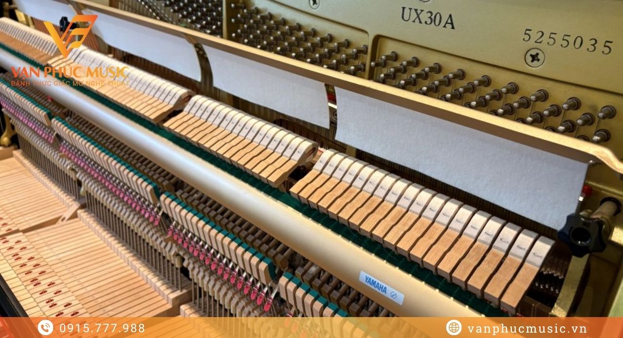 Yamaha UX30A piano upright Yamaha UX30A piano upright