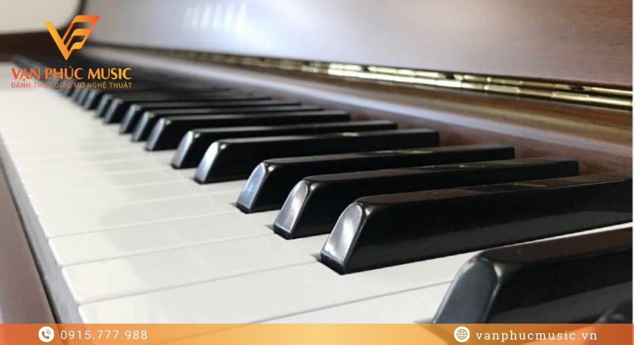 piano upright Yamaha UX30Wn piano upright Yamaha UX30Wn