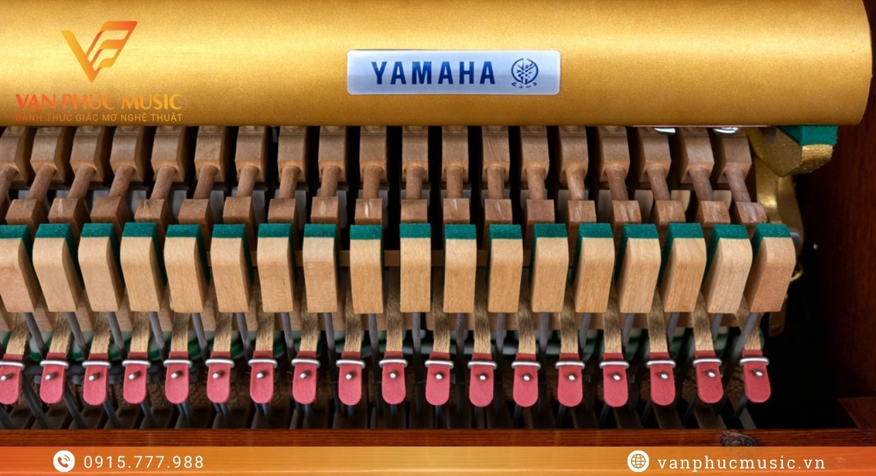 piano Yamaha W104B